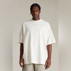 Fear of God Essentials Tee Cloud Dancer (XL)